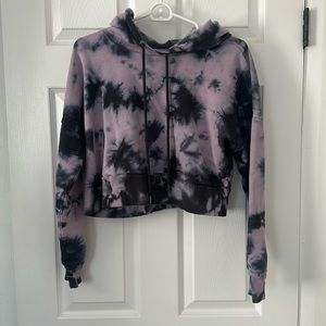 Cropped tie-dye hoodie. Size Small. Brand: 90 Degree by Reflex.